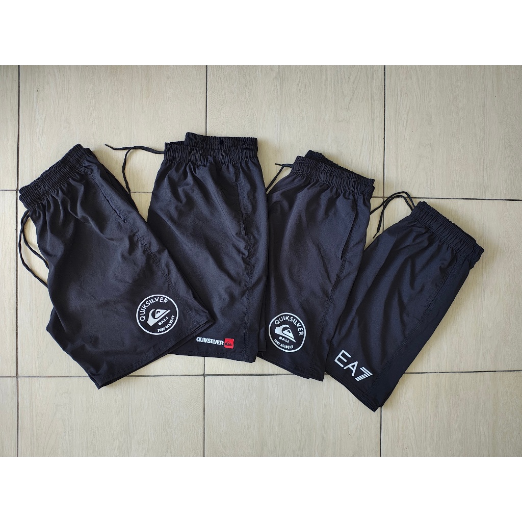 Bermuda Masculina Tactel com Elastano Preta Bolso Academia Corrida Praia