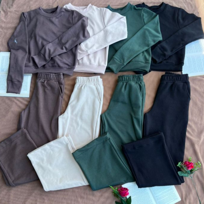 Conjunto Moleton Femenino Busa Cropped Manga Longa + Calça Pantalona con bolsos funcionbles