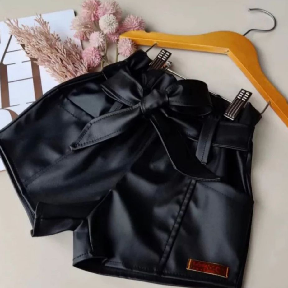Shorts Courino Fake com Laço Infantil Blogueira