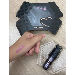 Gloss Mágico Lip Love Black Muda de Cor Conforme o pH Lábios Hidratados