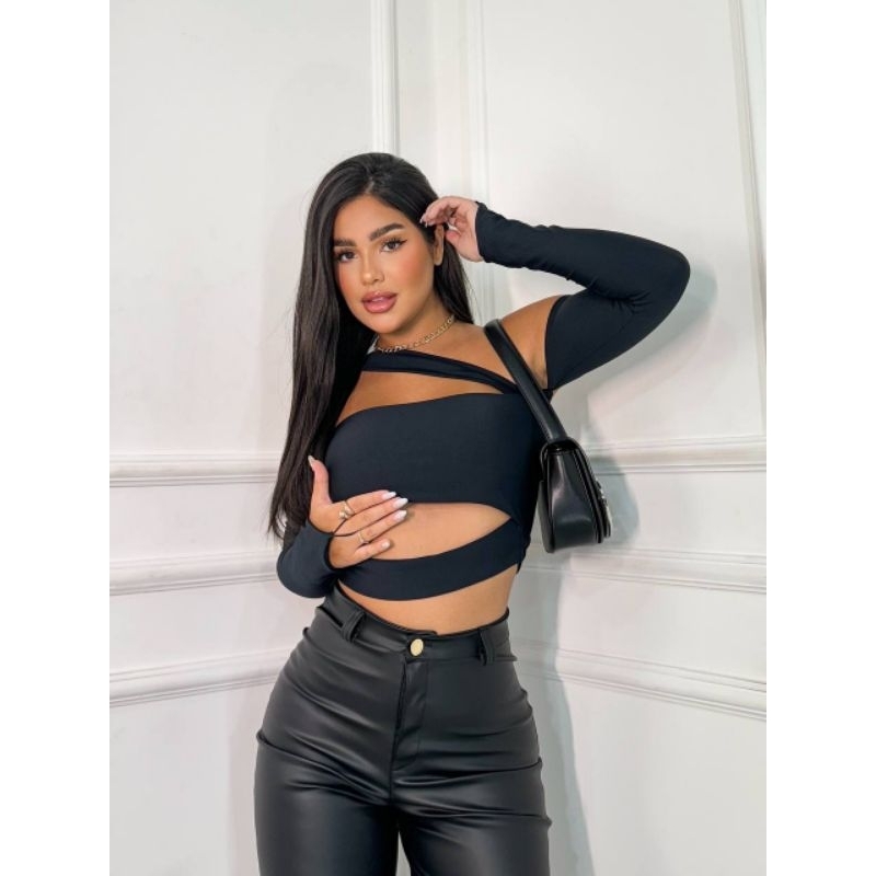 Cropped Preto Feminino Assimétrico Manga Longa Top Balada Festa Look Fashion