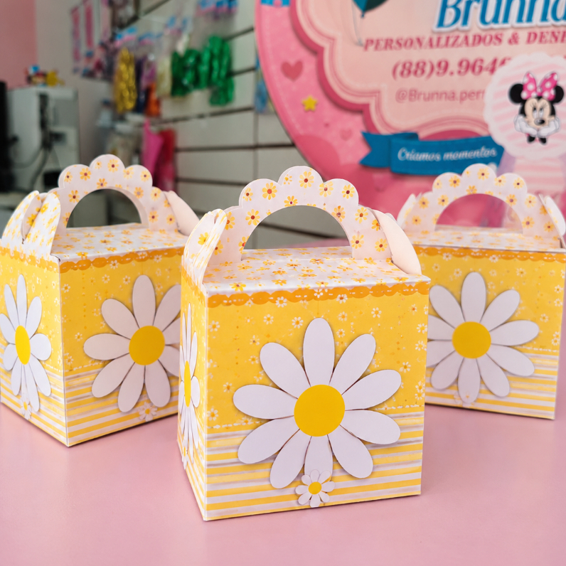 CAIXINHAS MALETINHA MINI -LEMBRANCINHA - TEMA - MARGARIDA AMARELA - (DESMONTADAS) (SEM NOME E IDADE)