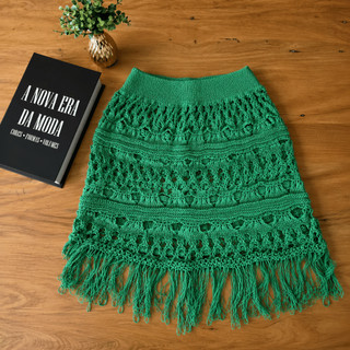 Saia Feminina Saída de Praia Tricot com Franjas Crochê Moda Praia Verão Tendência Tricô