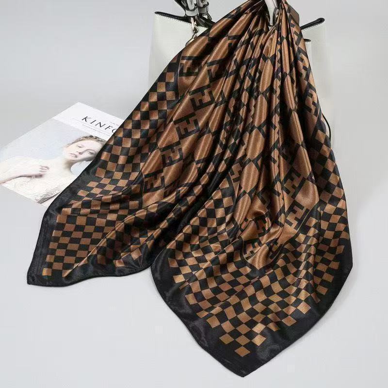 Lenço De Cetim Feminino Estampado Marrom E Preto 90*90CM — imagem 2 de 2