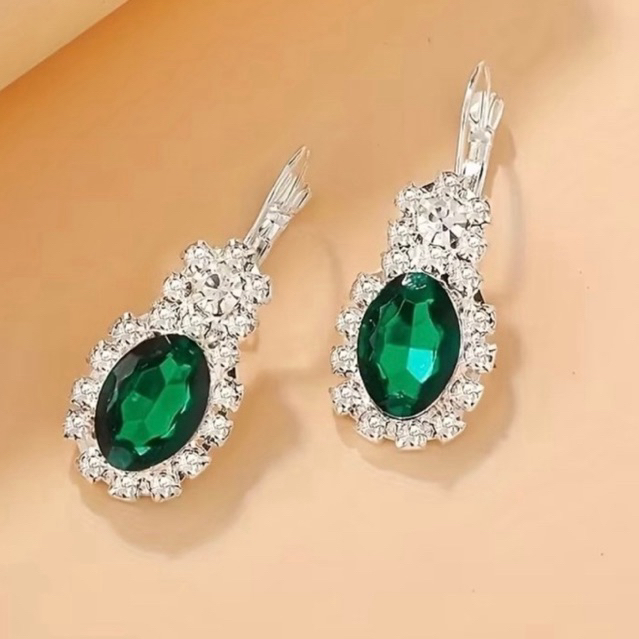 Conjunto colar + brinco + pulseira + anel verde esmeralda e prata. Kit pedraria luxuoso — imagem 2 de 2