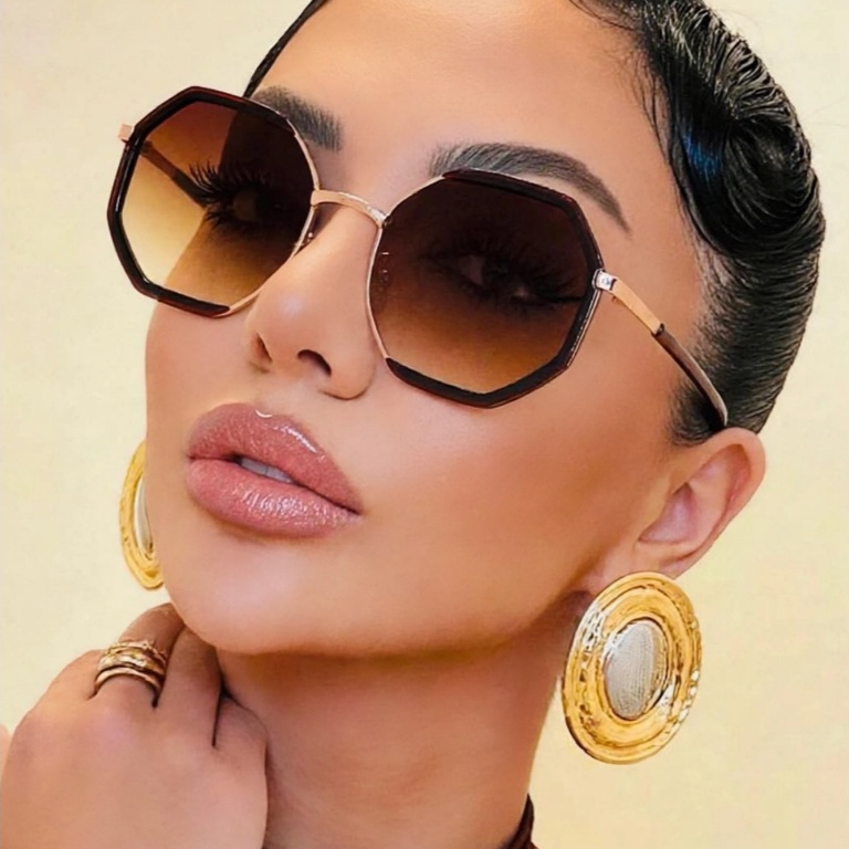 OCULOS DE SOL FEMININO OCTOGONAL RETRO MODA NOVA lente uv400 com case — imagem 2 de 2