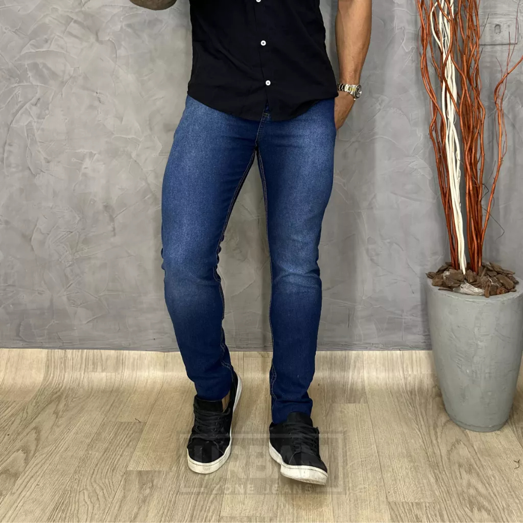 Calça Jeans Masculina Tradicional Slim Fit Clara / Média / Escura / Preta em Oferta na Shopee