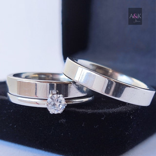 Par de Alianças de Namoro 4MM, com Anel Solitário e Caixinha de Veludo