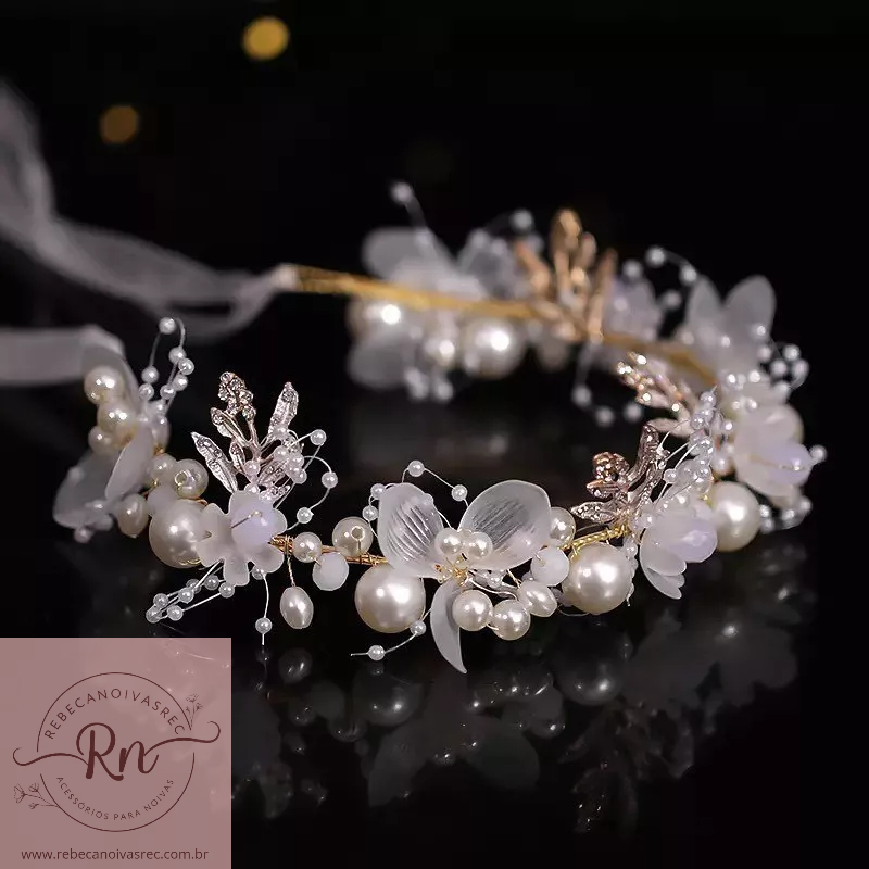 Arranjo Grinalda para noivas branca Floral com pérolas/ noivado / casamento /acessórios para Noivas / Porta coque / Tiara de noiva