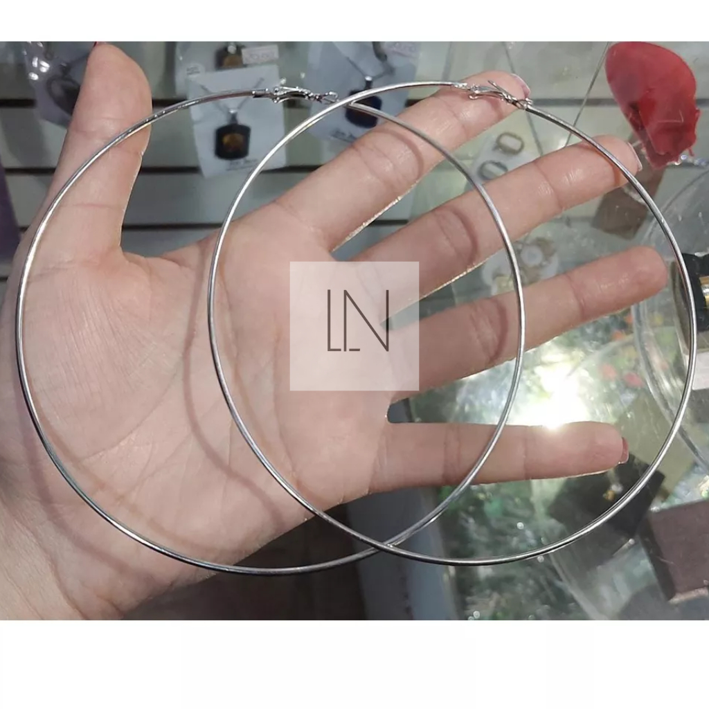 Promoção Brinco Argola prata lisa grande GG tamanho 5cm á 12cm. em Oferta na Shopee