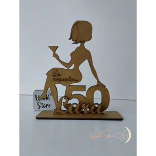 Centro De Mesa De Repente 50 anos com cabelo curto em Oferta na Shopee