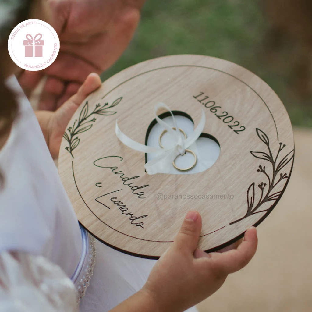 PORTA ALIANÇAS PERSONALIZADO COM NOMES/DATA/FRASE OU VERSÍCULO REDONDO CORAÇÃO VAZADO CASAMENTO BODAS em Oferta na Shopee
