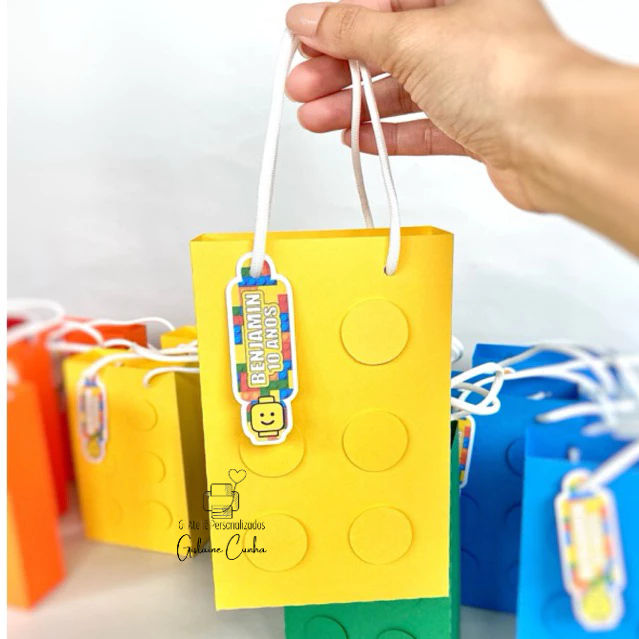 Sacolinha surpresa Lembrancinha Personalizada de Festa Leg.o - tam. P - papelaria personalizada