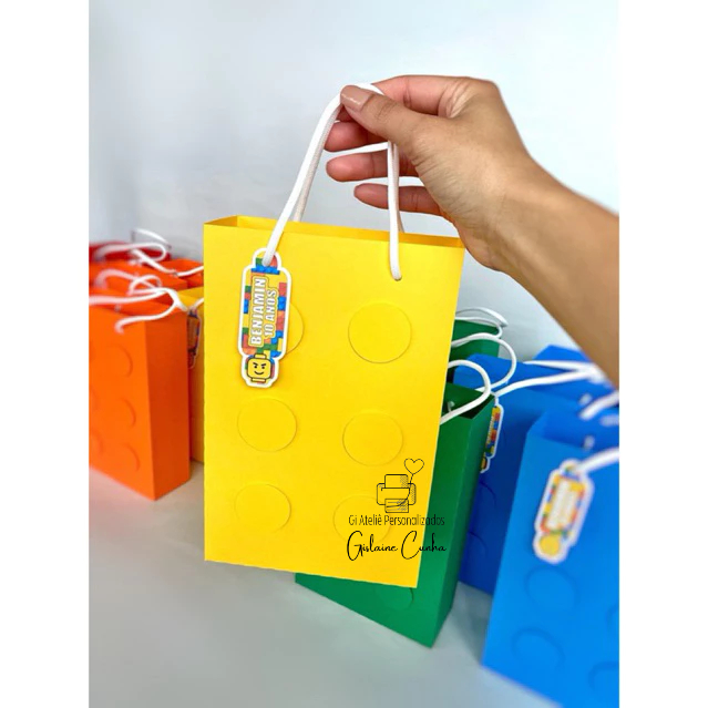 Sacolinha surpresa Lembrancinha Personalizada de Festa leg.o - tam. M e G - papelaria personalizada