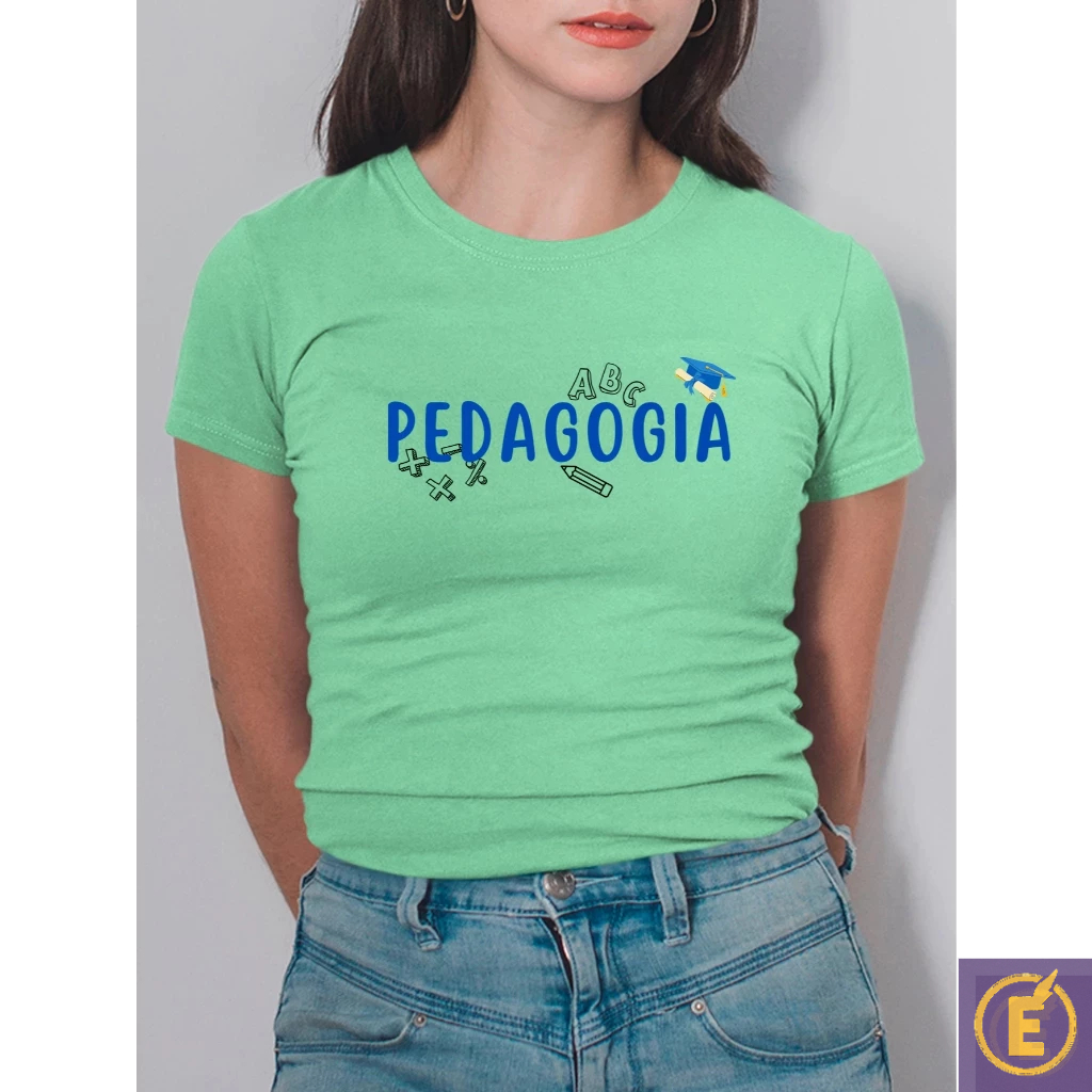 Blusa Feminina Baby Look Estampada Faculdade Pedagogia Pedagogia com Chapeu Profissão 100% Algodão