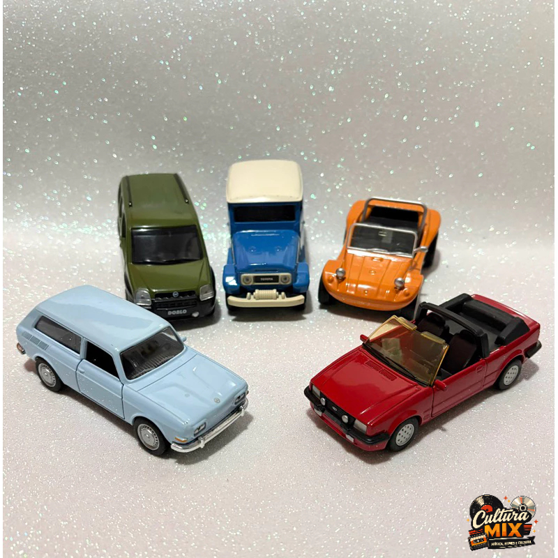 Miniaturas Carros do Brasil Coleção em Metal Fricção Carrinhos Bugre Fiat Doblo Toyota Bandeirante Diorama