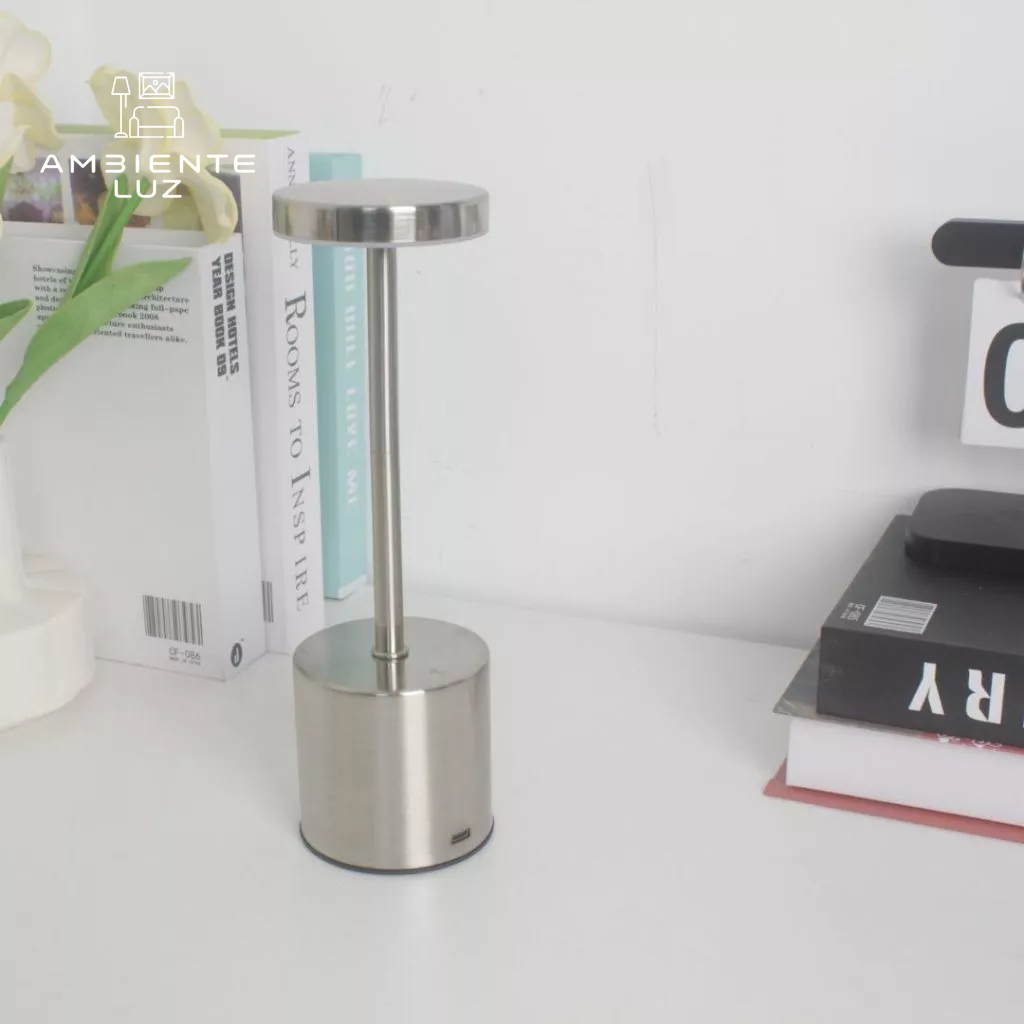 Luminária de Mesa LED Recarregável com Iluminação Ajustável aço inox