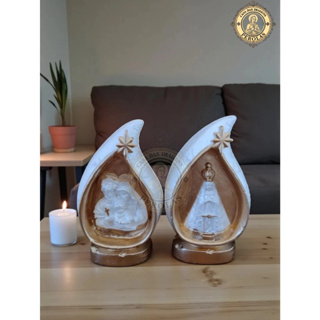 Kit 2 imagens - Aparecida na gota 14 cm e sagrada família na gota 14 cm gesso pérola e dourado presente de fé gotinha em Oferta na Shopee