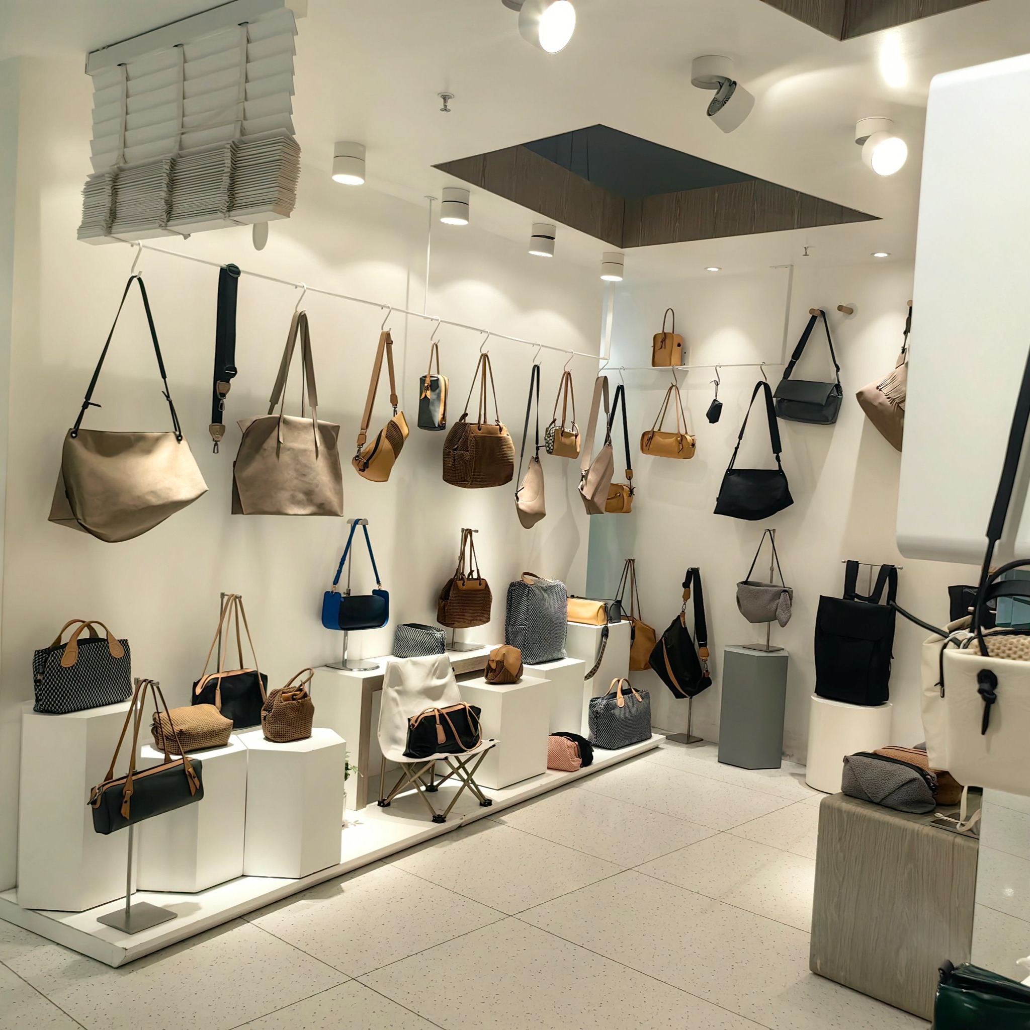 ATTACKONTITANSSHOPPIUNG