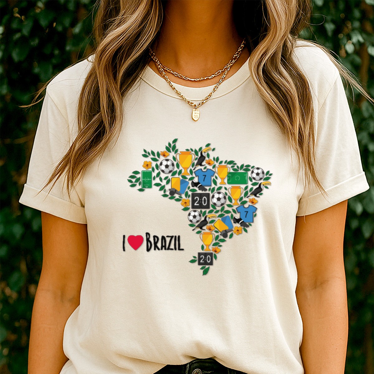 Camiseta Feminina Mapa Do Brasil Com Elementos De Futebol E Natureza