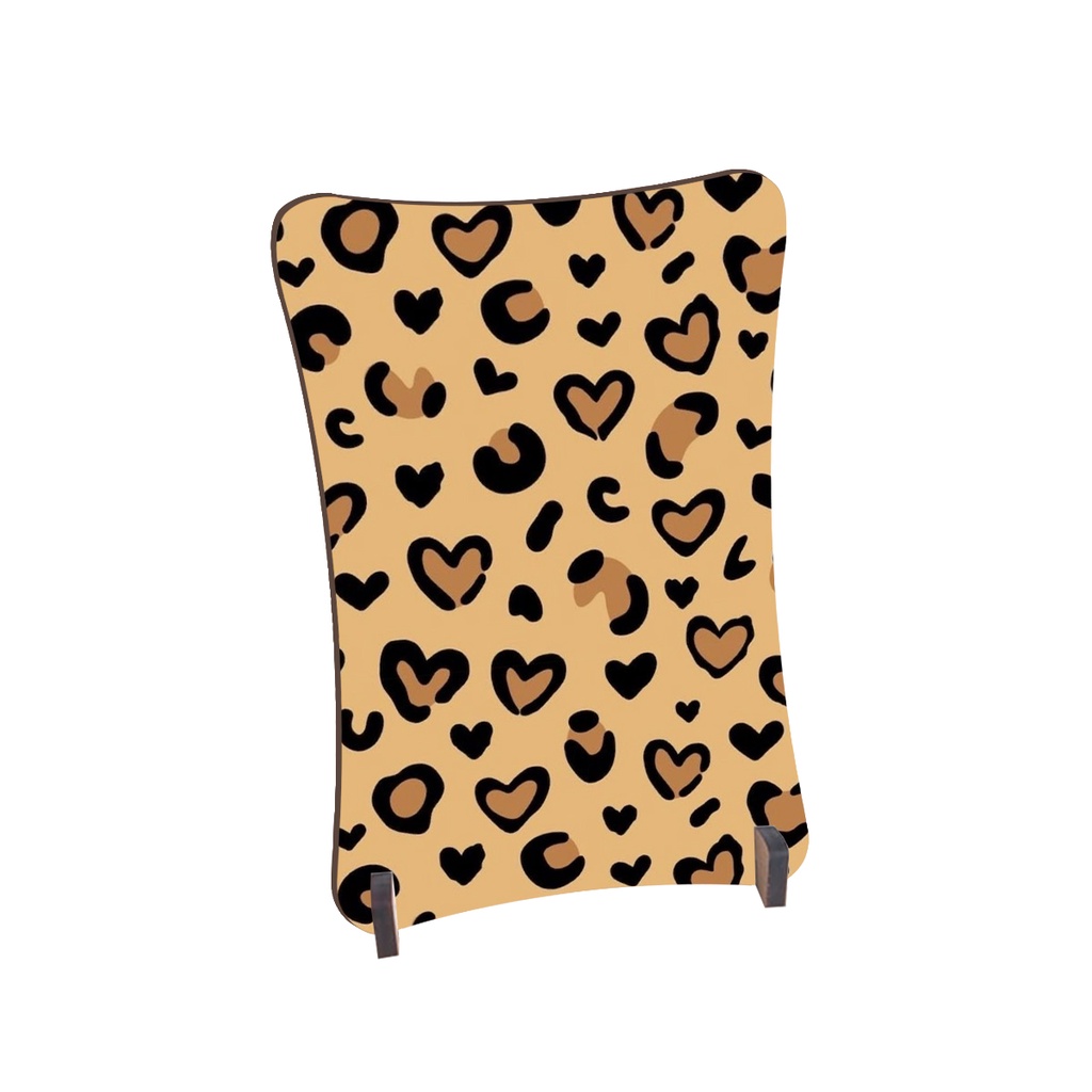 Placa de Mesa Curvo Pintinhas de onça pintada coração