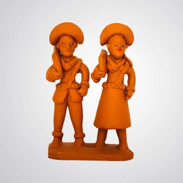 Escultura Casal Lampião e Maria Bonita em Barro
