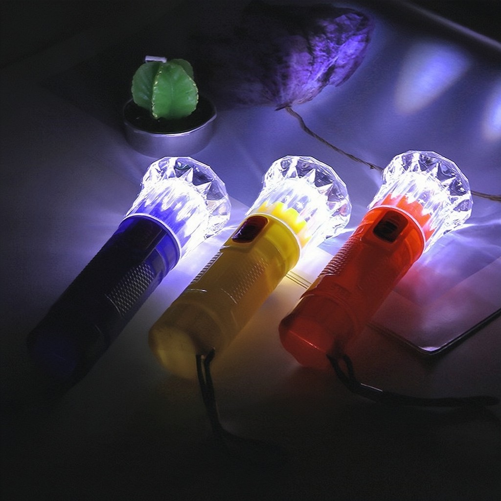 4 Kit Lanterna De Bolso Com Gancho Multifuncional Brilho Suficiente E Baixo Consumo Perfeita Para Uso Diário E Aventuras