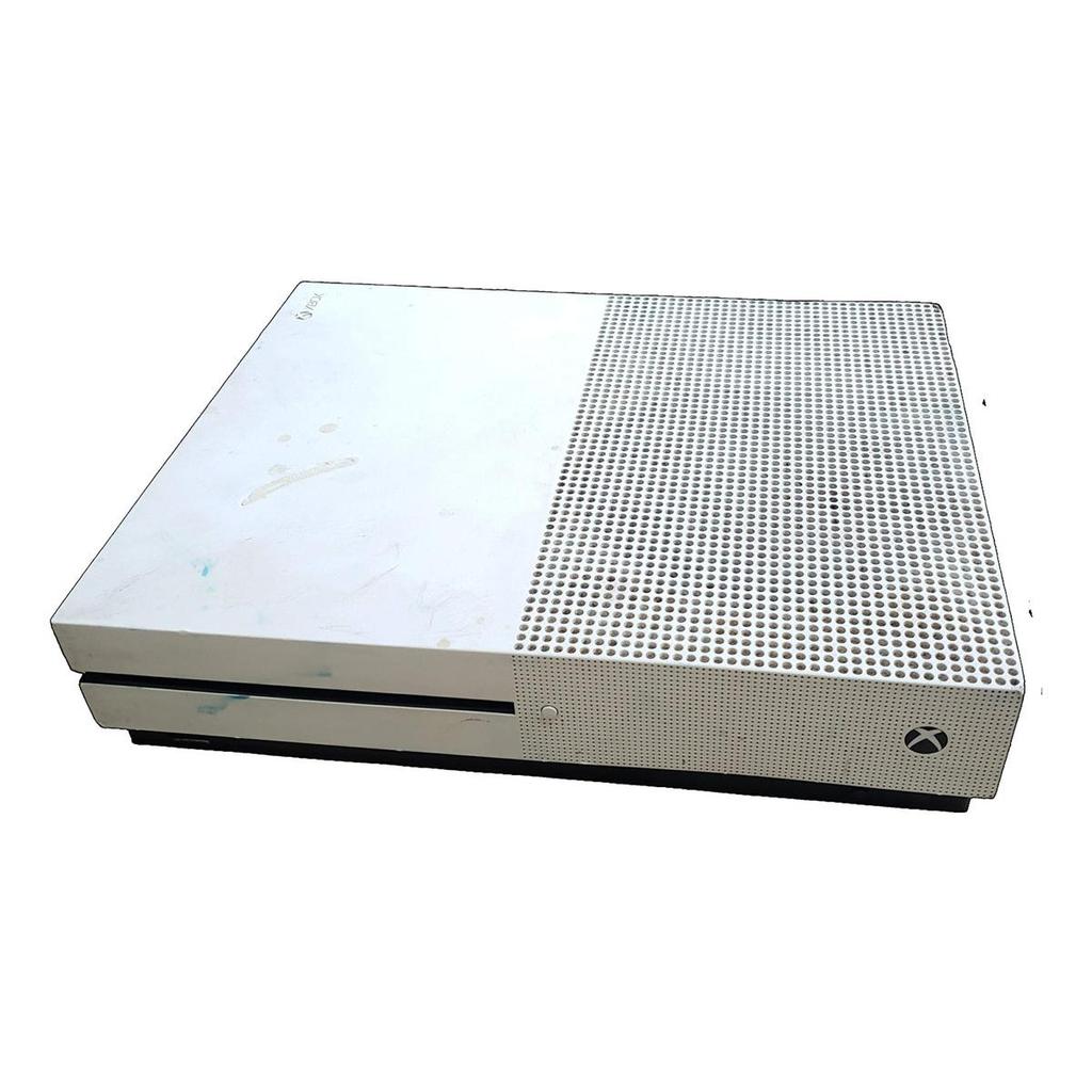 Xbox One S Só O Aparelho Sem Nada E Com Defeito. Ele Não Liga!!!  Tá Sem O Lacre, Já Mexeram...  Bom Pra Retirar Peças!!