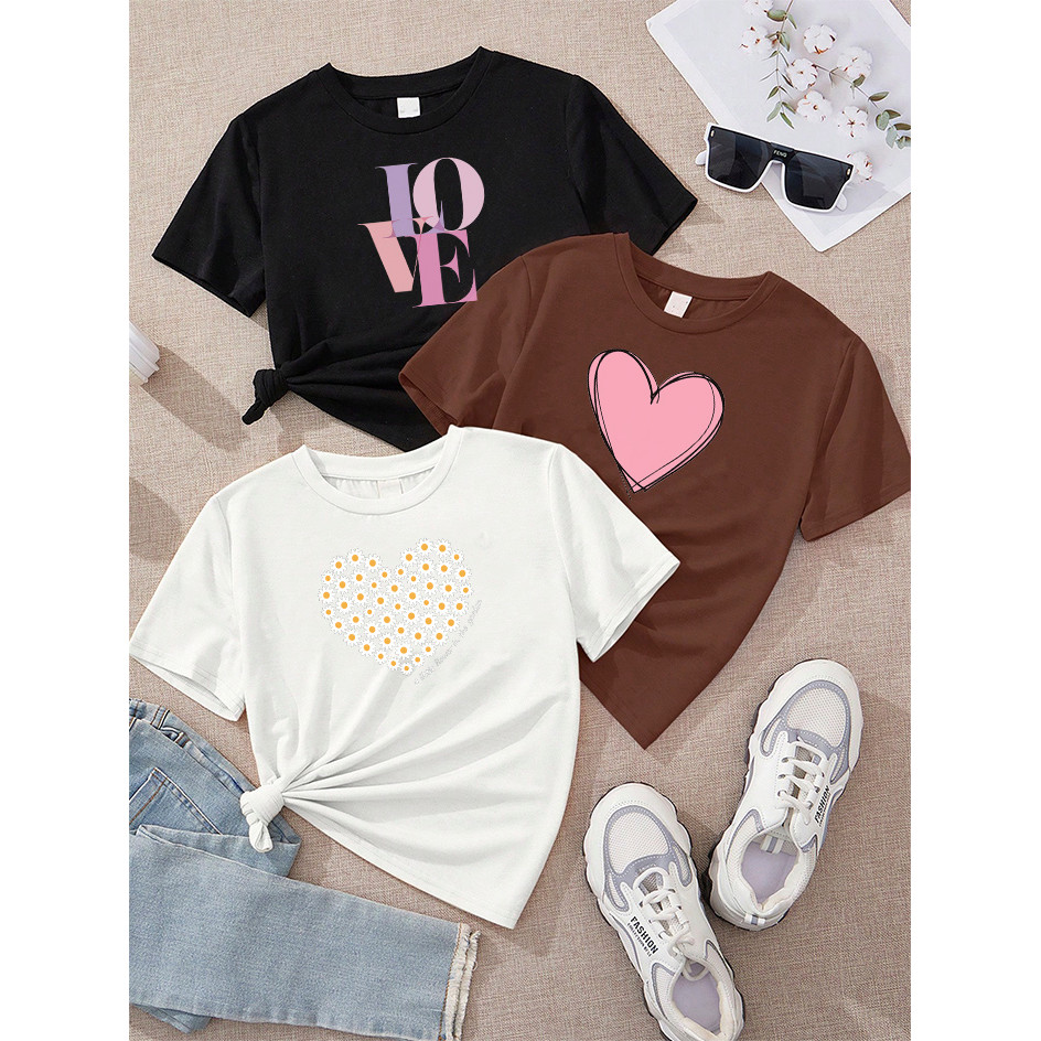 Camiseta Feminina Kit 3 Love Rosa Roxo Preto Coração Rosa Risco Marrom Coração Margaridas Off White