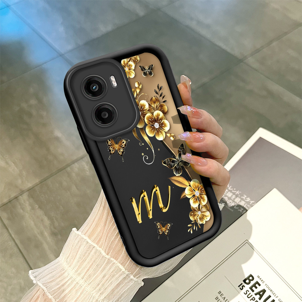 Capinha Estampa Letra Flor Para Motorola Moto G05 Capa Macia Silicone Preta Caso