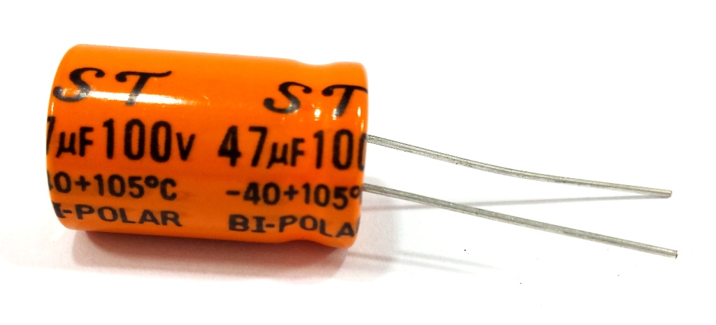 4 Capacitor Bipolar 47x100 e 2 Capacitor Poliester 6m8 250v · foto 2