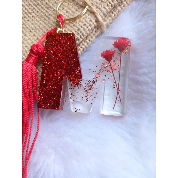 Lembrancinha de Chaveiro de Resina em Letra. Brinde e Mimo. em Oferta na Shopee