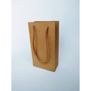 Sacola Pe 18x10x5 Pacote Com 50 Unidades kraft ou Color em Oferta na Shopee