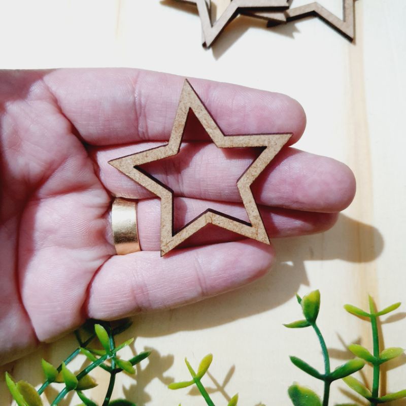 Kit 10 unidades Estrela mdf 5cm para Macramê, decoração de natal, árvore de Natal e outros artesanatos