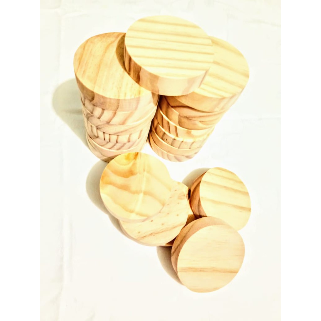 10 Bolachas em madeira com 10 cm de diâmetro por 2 cm de espessura # porta copos # artesanato # bolacha de madeira # disco de madeira # Pinus