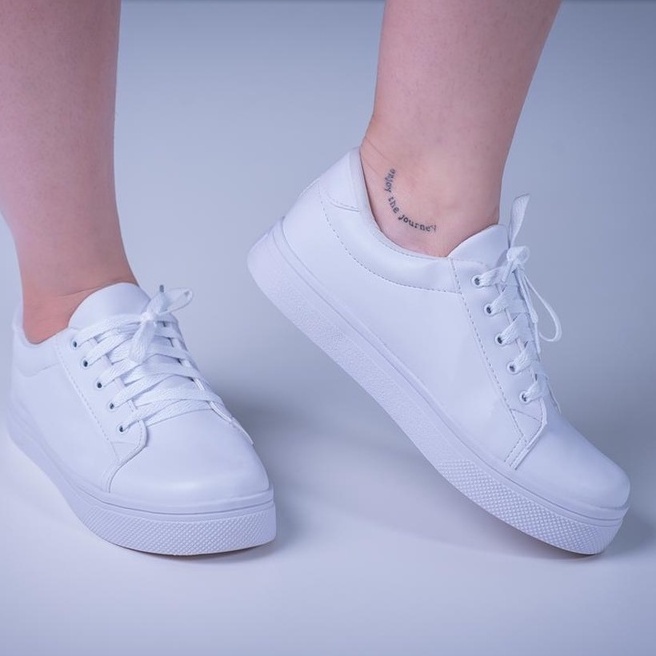 Tênis Feminino Casual Branco Super confortável com amarração super Flexível básico moderno leve