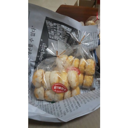 รูปสินค้า ขนมเปี๊ยะตาลกง 3 ไส้ 10 ลูก รสอร่อยจากเพชรบุรี