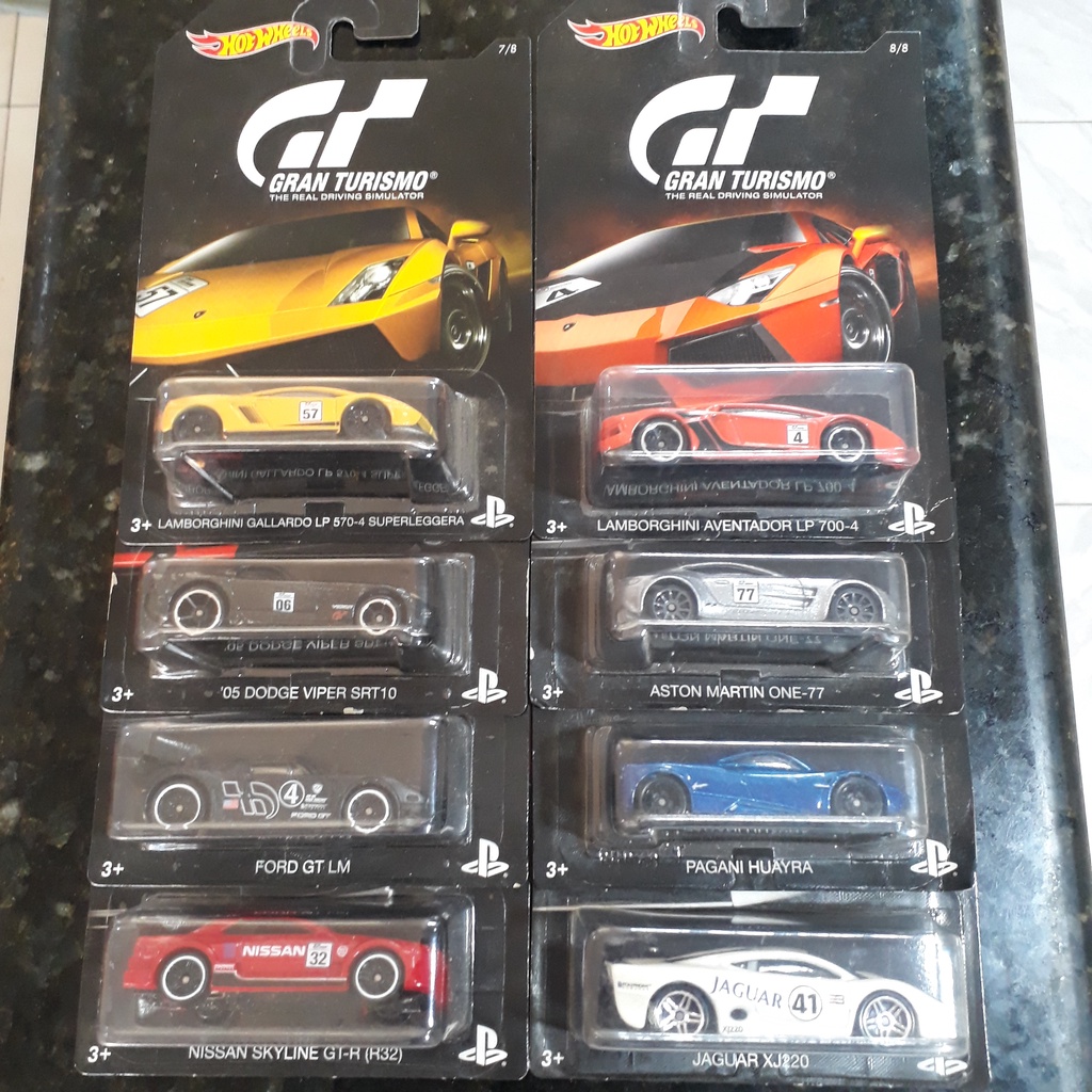 Hot Wheels Set Gran Turismo completo LACRADO com 8 peças.