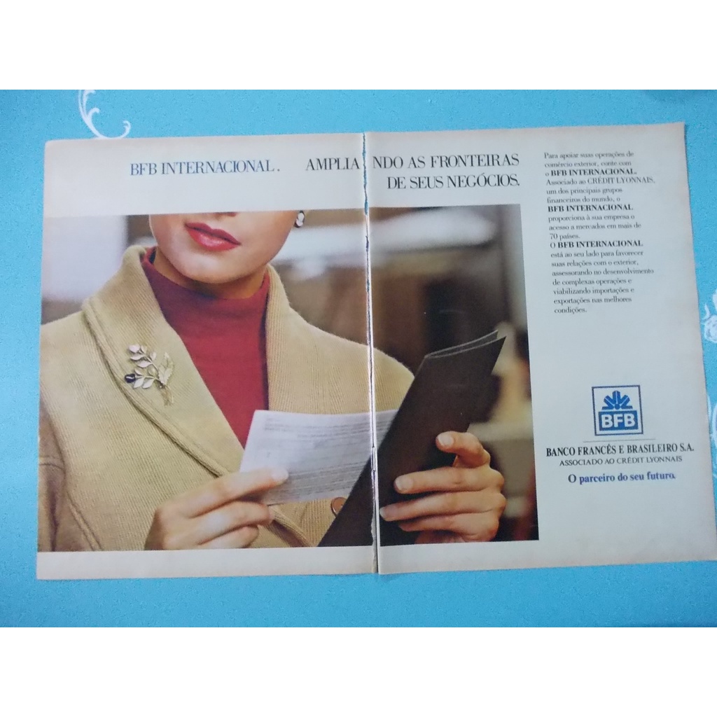 Propaganda Antiga da Revista Veja - Banco Francês e Brasileiro S.A Internacional