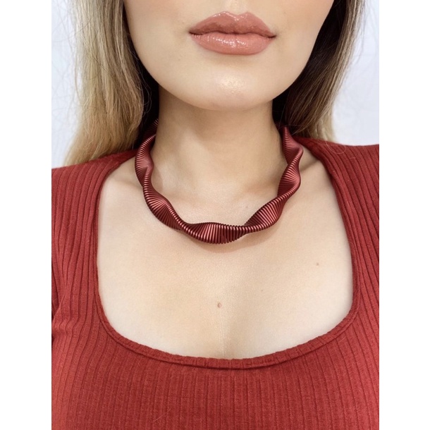 colar da moda das blogueiras trabalhado invertido banhado a marsala dourado e prata para homens e mulheres estilosas