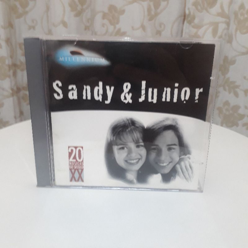 Cd Original - Sandy e Junior - série Millennium - em ótimo estado.