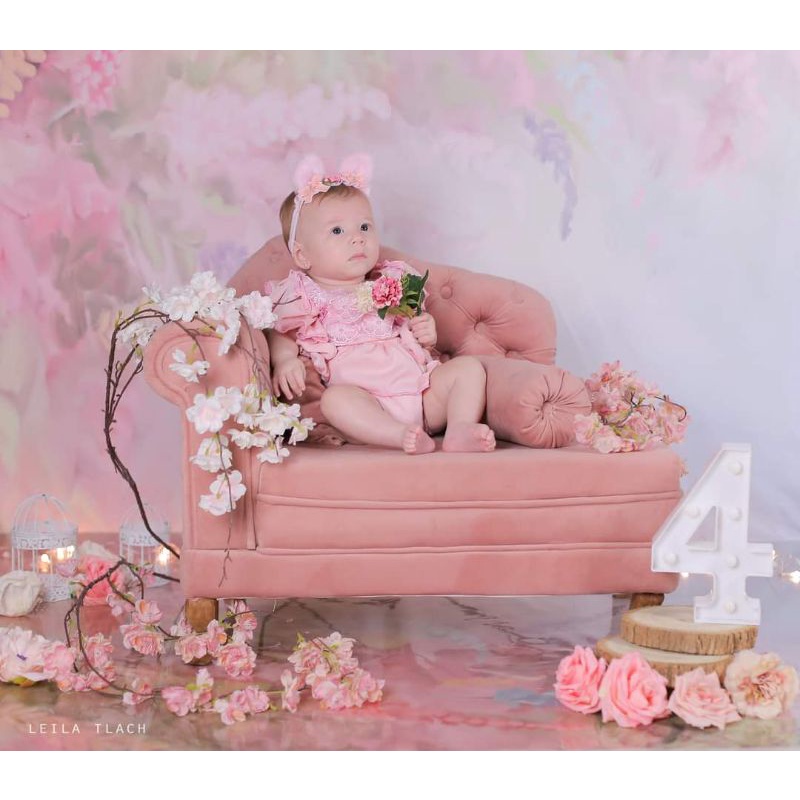 mini divã infantil.