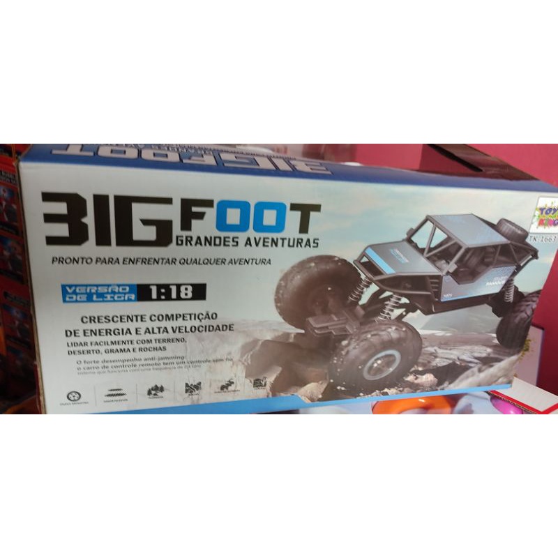 Carrinho de Controle Remoto com suspensão Big foot off Road na azul e maravilhoso para diversão das crianças .