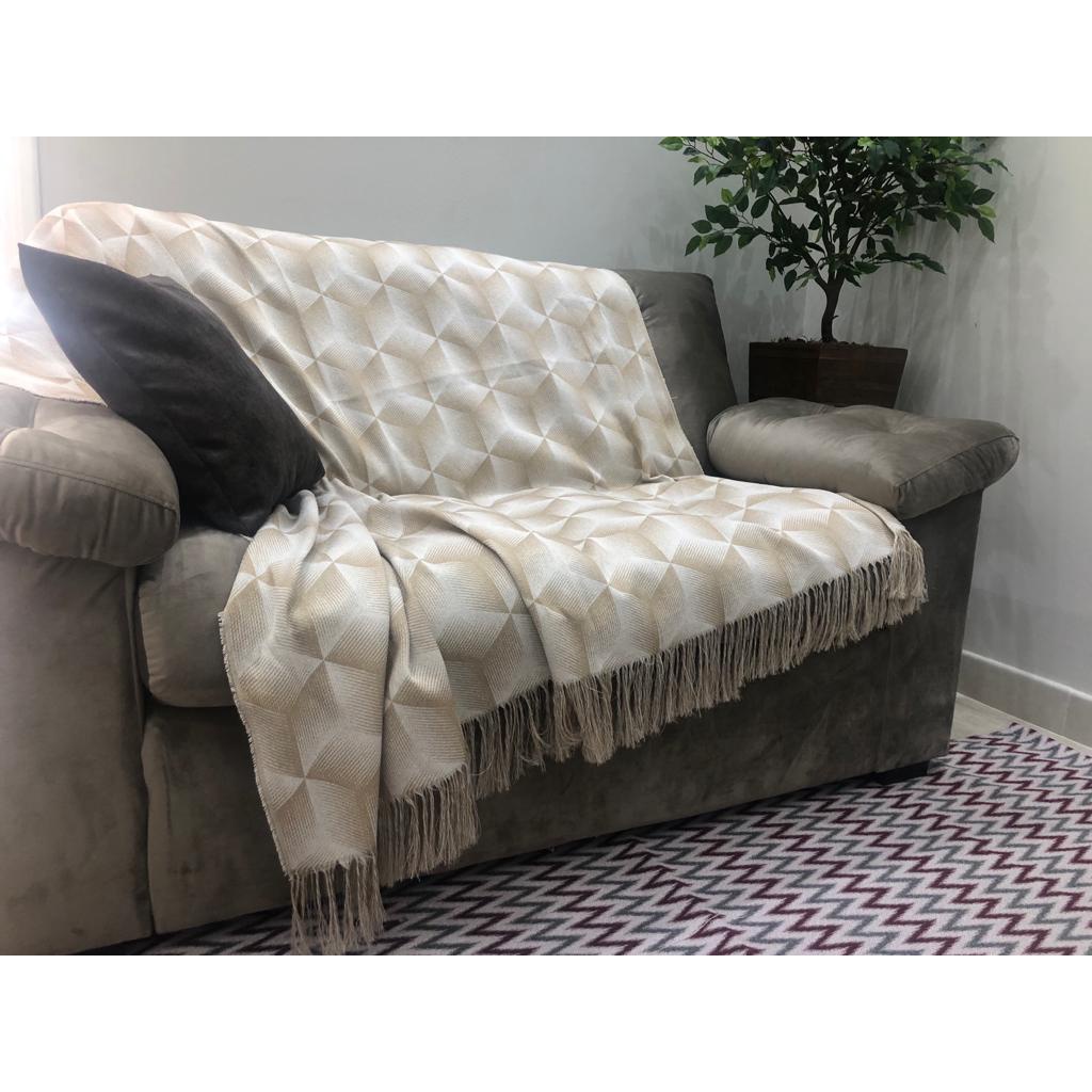 Manta para sofá protetora 1,40x1,70. Excelente medida para 02 ou 03  lugares. Lindas cores e modelos | Shopee Brasil