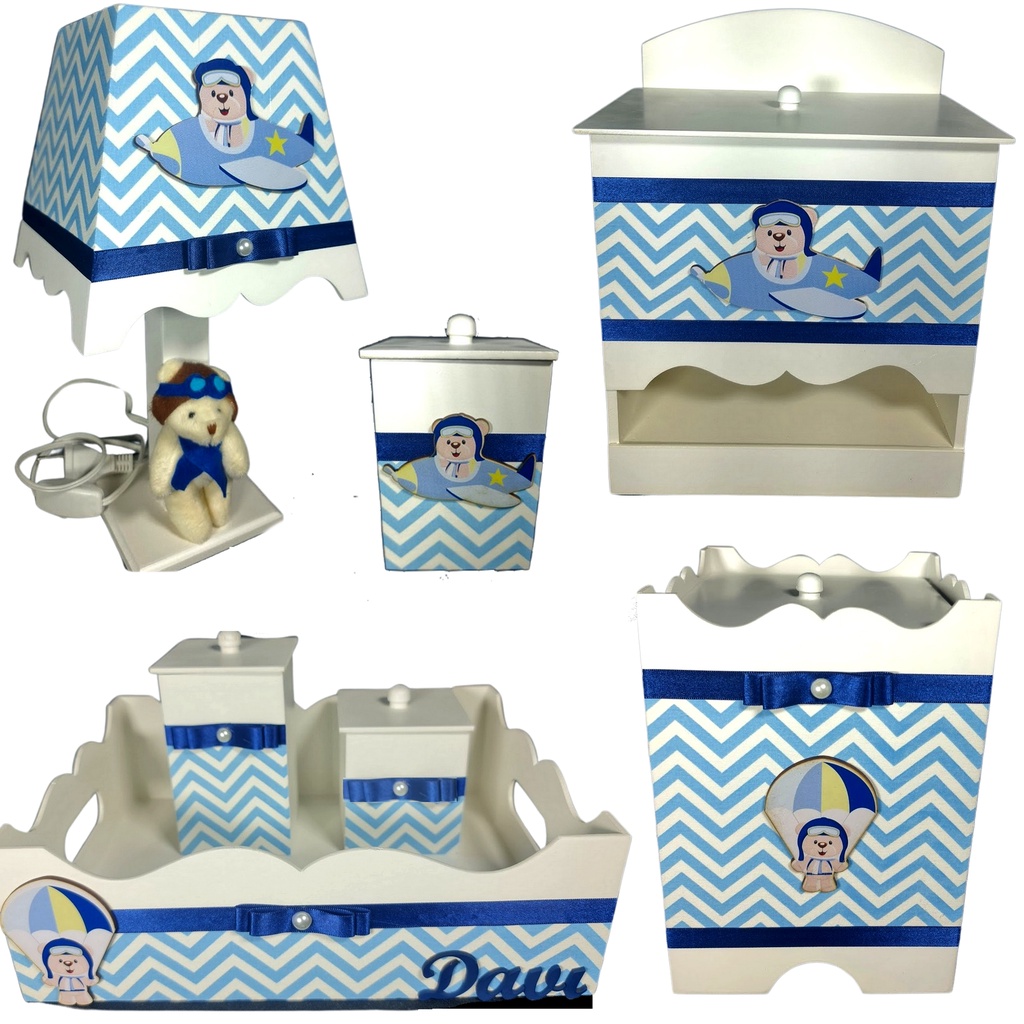 Kit Higiene Bebê quarto menino com nome Urso Aviador ursinho aviao branco e chevron azul claro