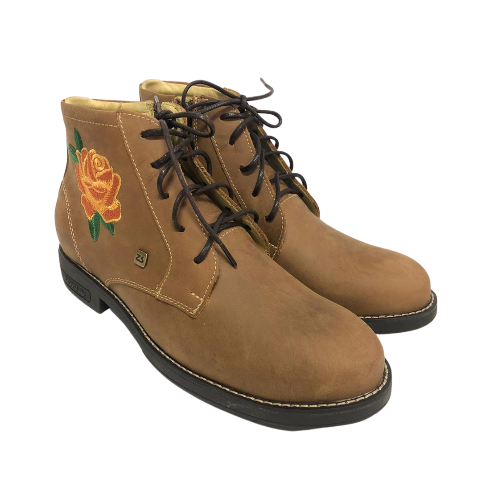 Coturno Country Campo Feminino 100% Couro Original Zebu c/ Bordado de Flor Solado Flex | Ref.: 63090MS06