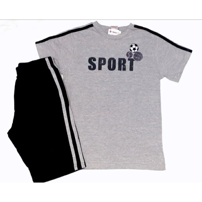 CONJUNTO MASCULINO INFANTIL DE ALGODÃO COM CAMISETA CINZA E BERMUDA PRETA COM LISTRAS CINZAS DUPLA DA MARCA BRANDILI.