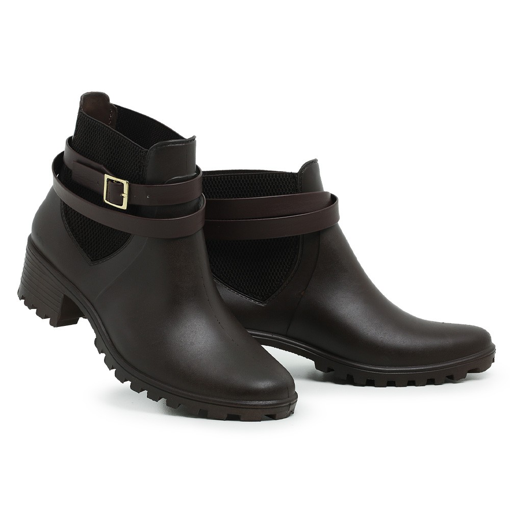 bota de plastico para faxina