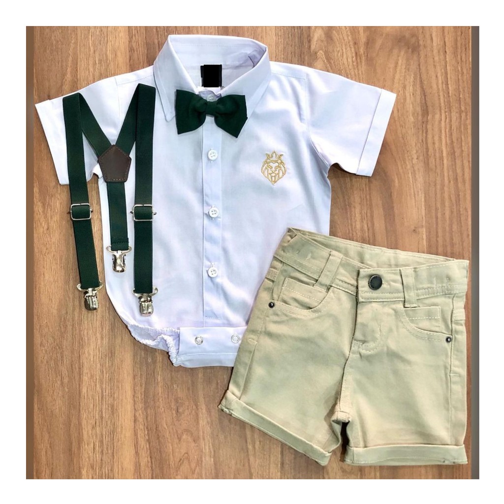 Roupa Menino Body Infantil Manga Curta Branco Bermuda Color Bege Suspensório e Gravata Verde