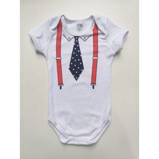Body bebê temático menino Gravatinha. em Oferta na Shopee